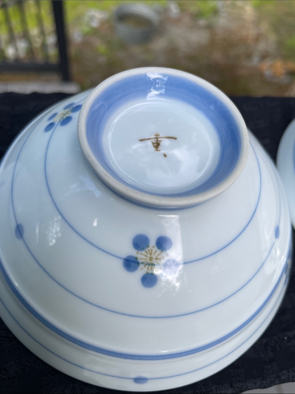 ❤️ 4 Vintage Handpainted & Signed Blue Floral Porcelain Rice Bowls - Set of 4 - Picture 3 of 9